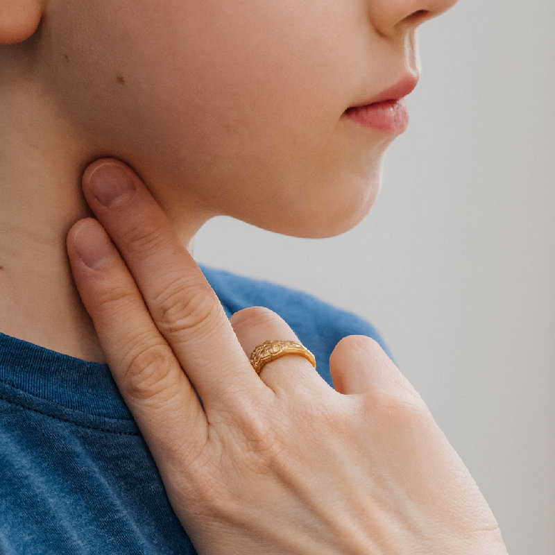 你能感觉到你脖子上的脉搏吗？