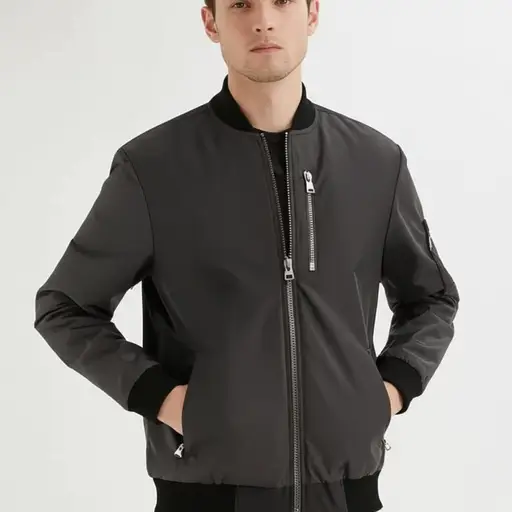 我把手放在口袋里保暖。