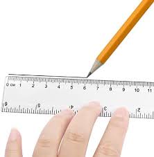 我用尺子画了一条直线。