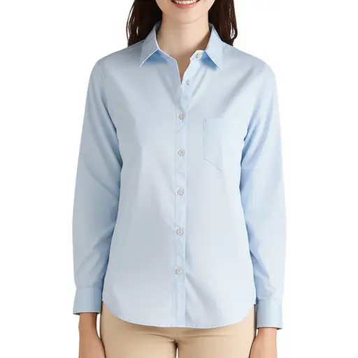 她更喜欢穿纯棉衬衫。