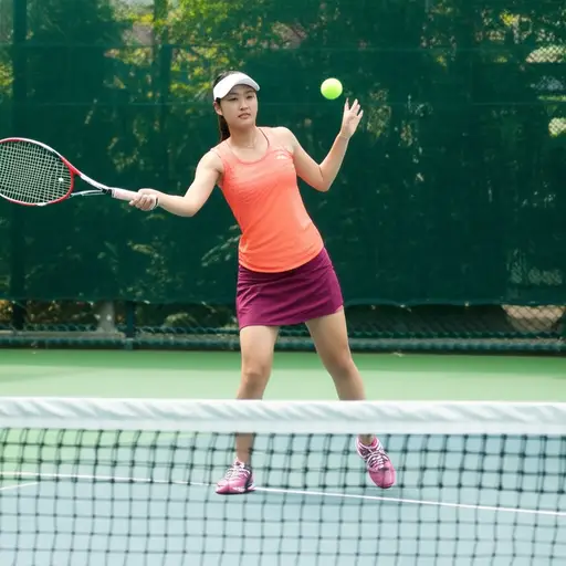 我妹妹喜欢打网球。