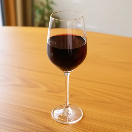 我喜欢红葡萄酒。