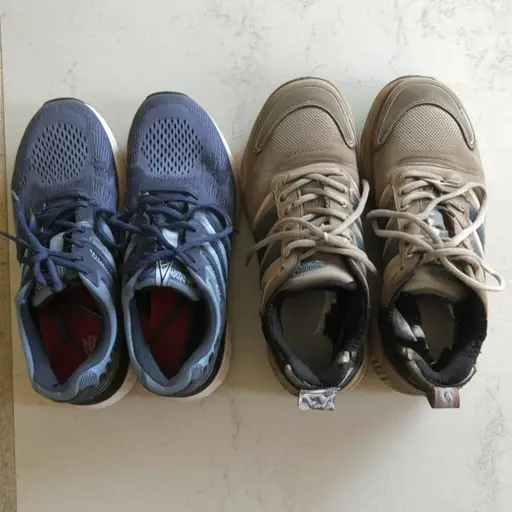 这双新鞋比我的旧鞋舒服多了。