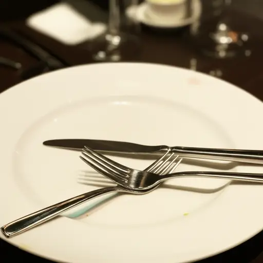 你应该把所有食物吃光。