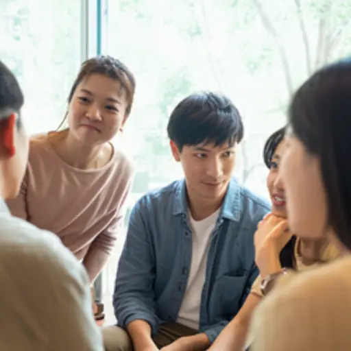 我停止了和朋友们说话，但时间不长——毕竟，我们是朋友。