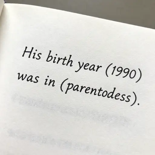 他的出生年份（1990年）被放在了括号里。