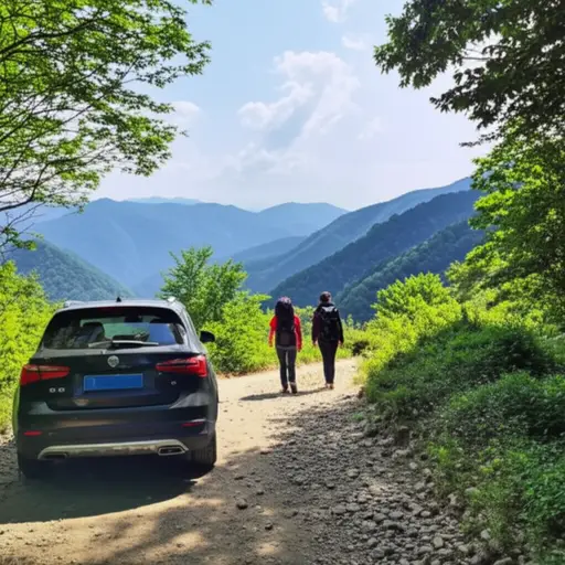 我们开车到山里，徒步走了一整天。