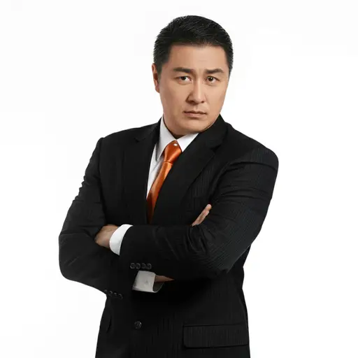 他看起来是个很严肃的人。