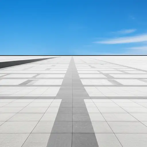 直走，然后在广场处左转。