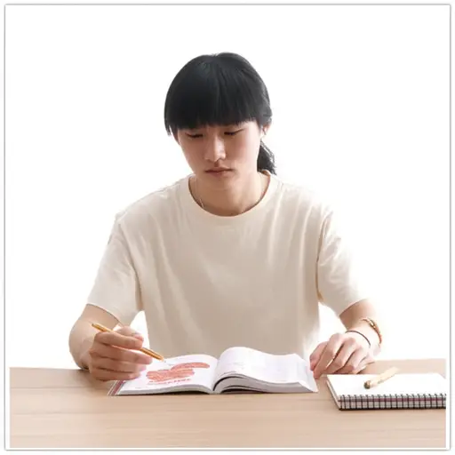 我对学习英语很感兴趣。