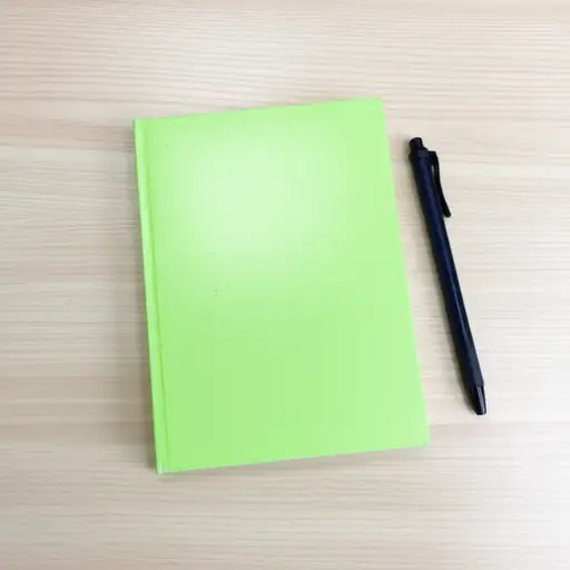 我买了一个新的笔记本用来记录课堂笔记。