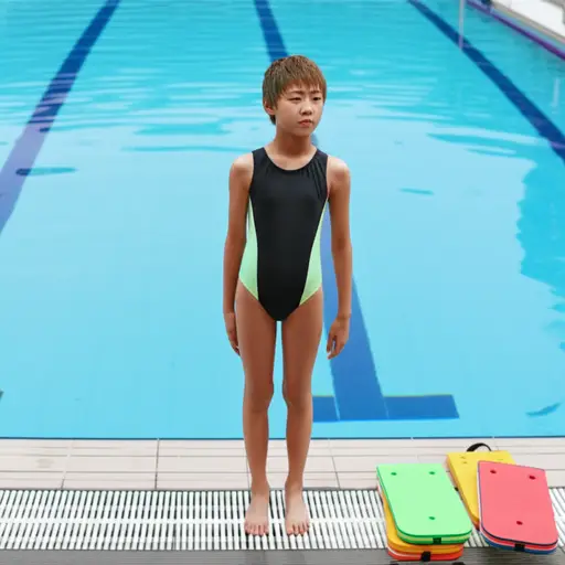 我的目标是今年学会游泳。