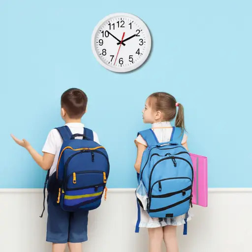 看钟！我们上学要迟到了。