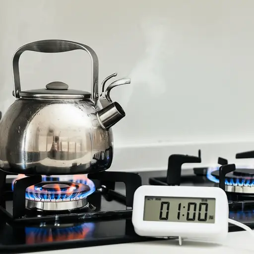 记得把水（煮沸）至少一分钟，以确保饮用安全。