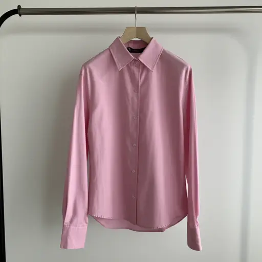 我最喜欢的衬衫是粉色的。