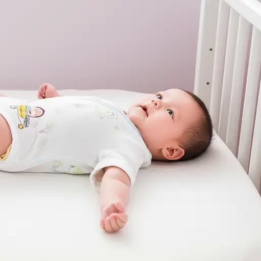 我那时差不多两个月大。