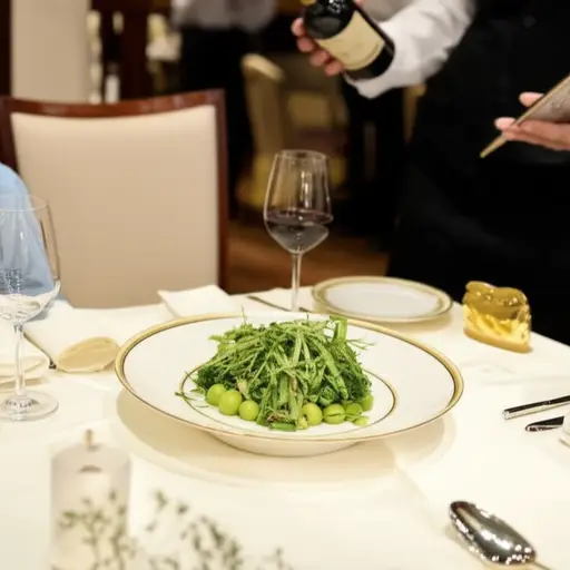 你能为这道菜推荐一款好酒吗？