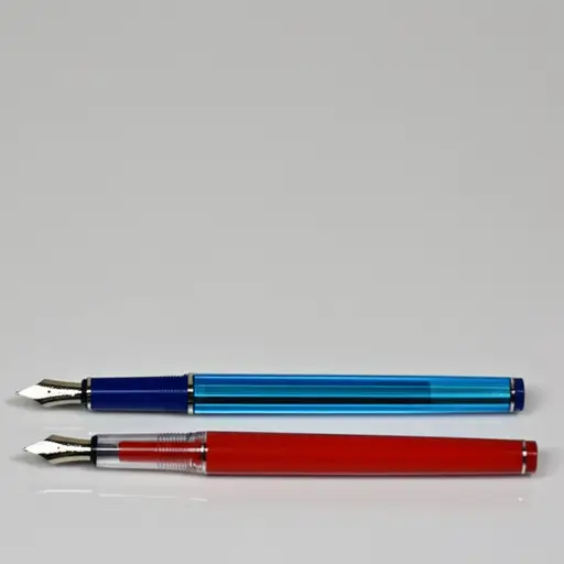 我有一支蓝色的笔和一支红色的。