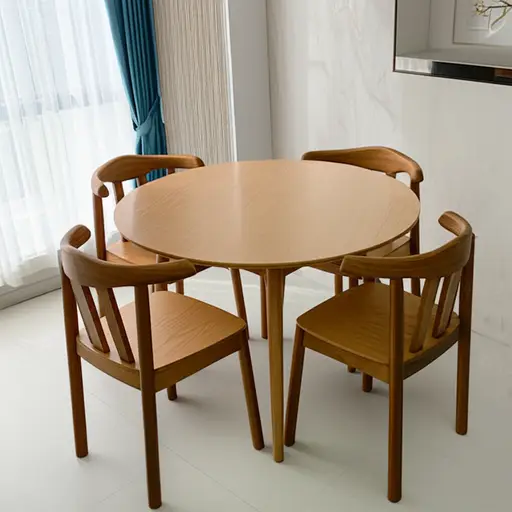 我们有一个圆形的桌子。