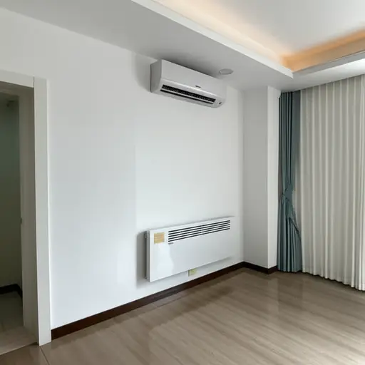 新公寓配有中央供暖和空调。