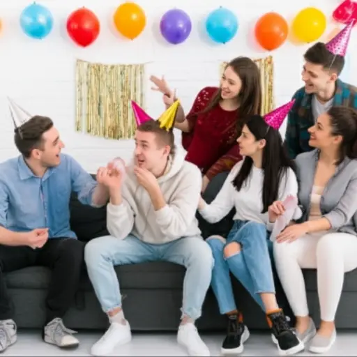 我本来不想去参加派对，但朋友们说服了我，我改变了主意。