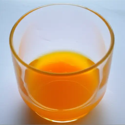 杯底还有一些果汁。