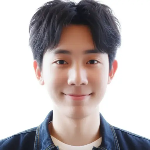 他有一个可爱而温暖的微笑。