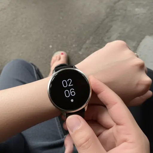 我爸爸有一块很酷的智能手表。