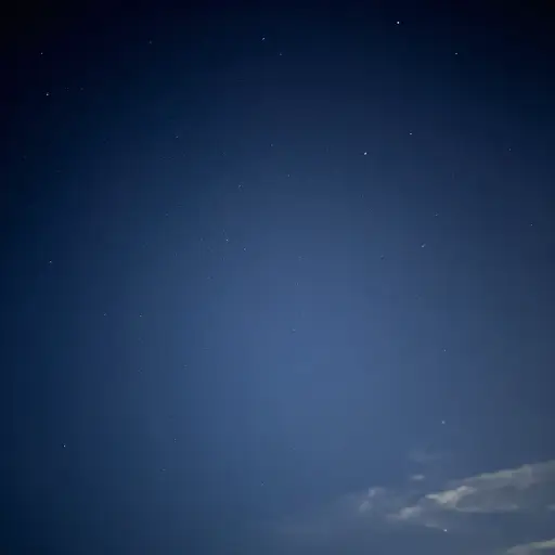 在晴朗的夜晚，金星用肉眼清晰可见。