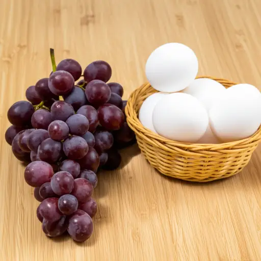 我混淆了“uvas”（意思是葡萄）和“huevos”（意思是鸡蛋）这两个词。