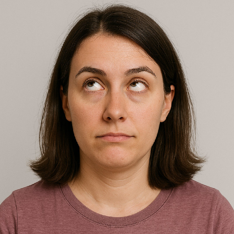 她不耐烦地翻了个白眼。