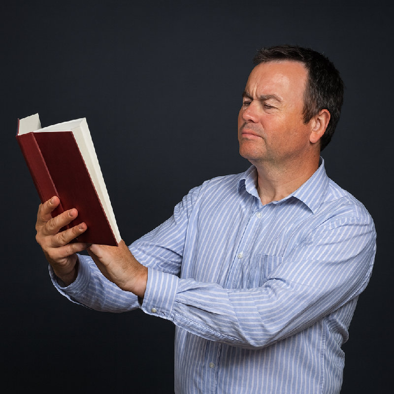 远视会让近处的东西看不清楚。