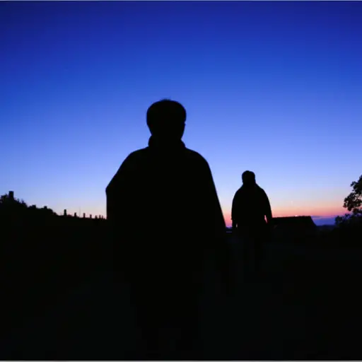 天黑了，我们回家吧。