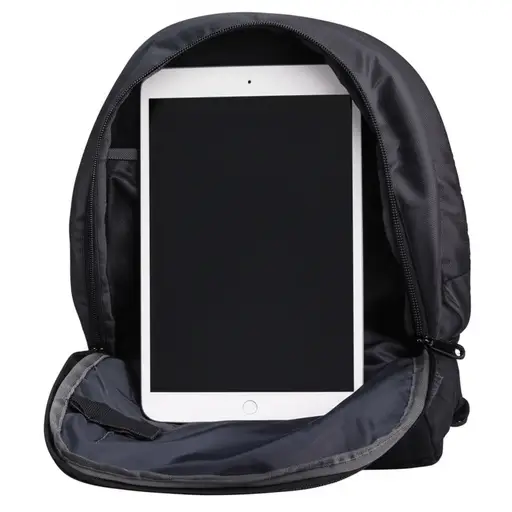 这个平板电脑足够小，可以放进我的背包。