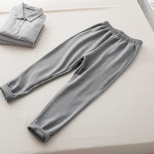 这条运动裤很舒服，适合在家穿。