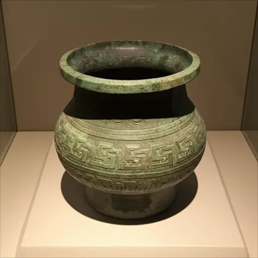 这件古董具有重要的历史价值。