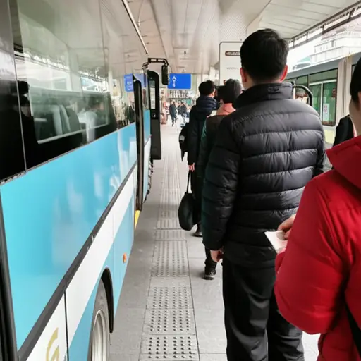 公交车费是固定数额，所以请确保你准备好了准确的零钱。