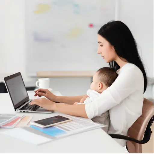 除了照顾孩子，她还经营着一家成功的企业。