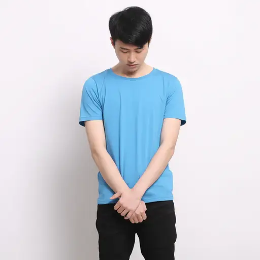 他为承认自己的错误感到羞愧。