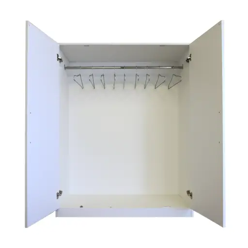 我一件可穿的衣服都没有。