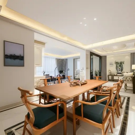 我家的餐厅有一张大桌子。