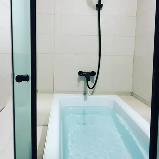 淋浴比泡澡用水少。