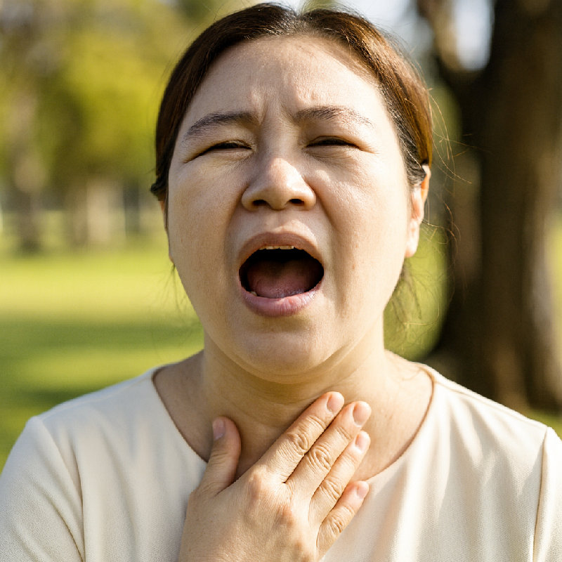 她的声音变得嘶哑了。