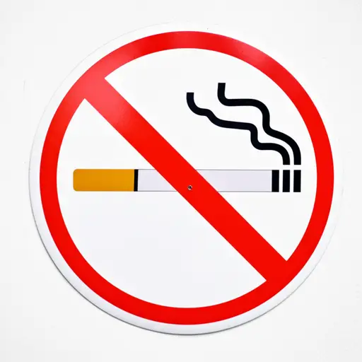 墙上写着“禁止吸烟”。