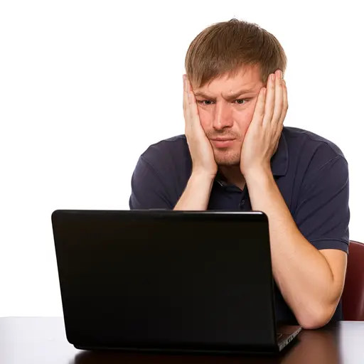 他的电脑毫无预警地崩溃了。