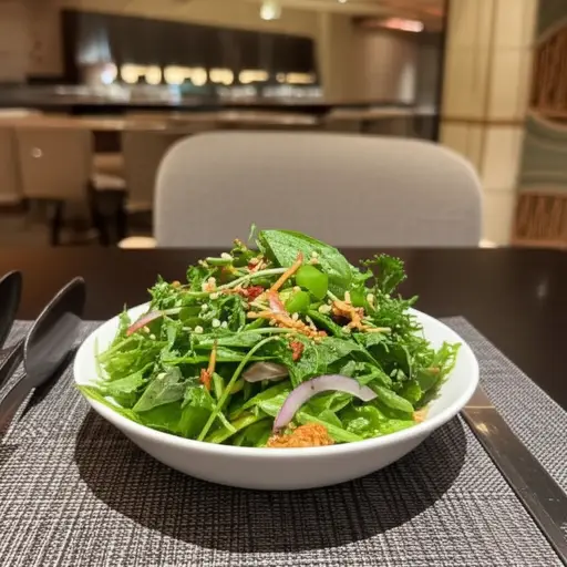 我喜欢晚餐时吃一份新鲜的绿色蔬菜沙拉。