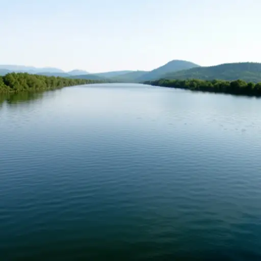 这条河两公里宽。